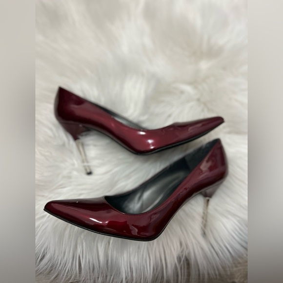 Stuart Weitzman Burgundy Red Patent Leather Pointed Toe Heels - Picture 3 of 8
